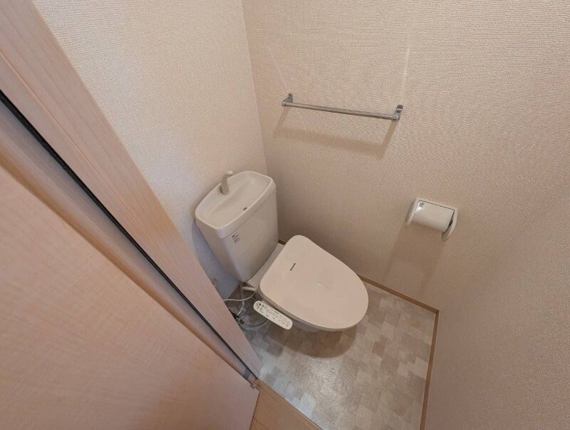 物件内観写真8　(同型別室のお写真です)