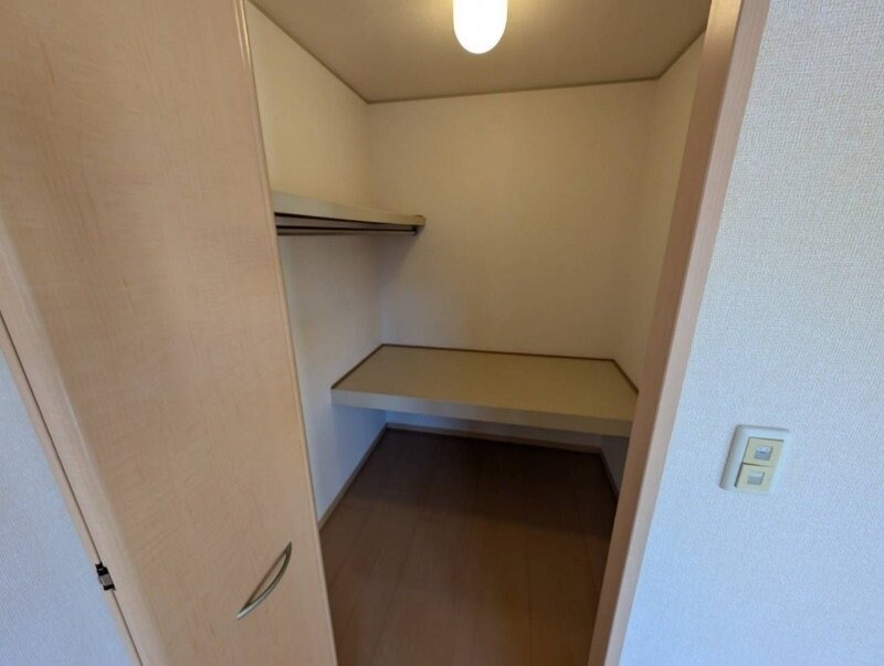 物件内観写真14　(同型別室のお写真です)