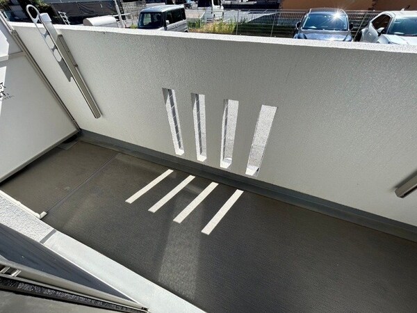 バルコニー(同型参考写真)