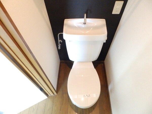 トイレ(同型タイプのお部屋)