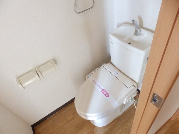 トイレ(同タイプの画像です)