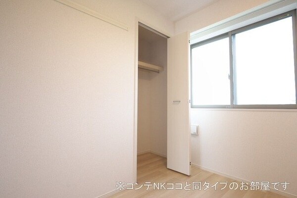 収納(同型参考写真)