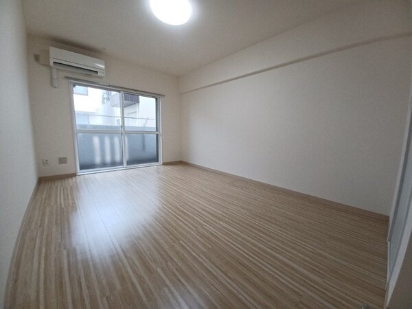 居室・リビング(同物件別部屋のお写真です。)