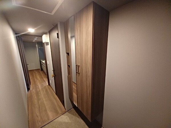 玄関(※同物件別部屋のお写真です。)