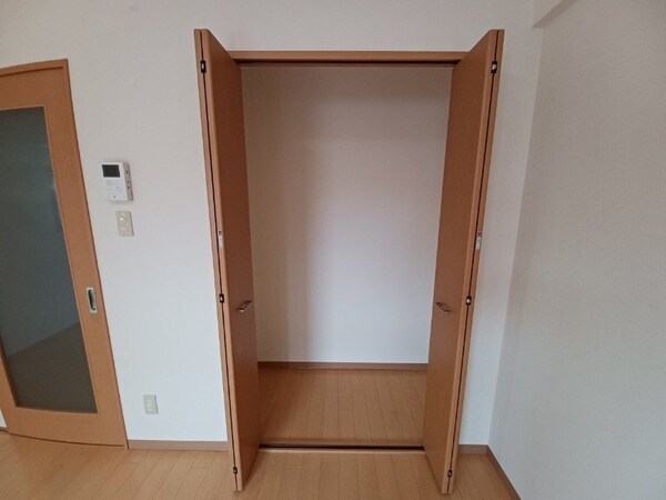 収納(同物件別部屋のお写真です。)