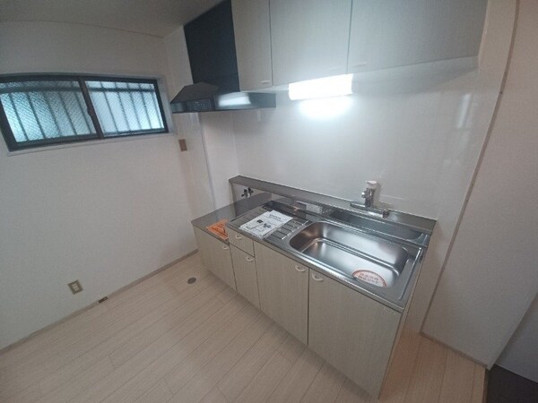 キッチン(同型反転タイプのお写真です)