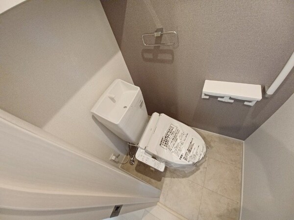 トイレ(別部屋同型タイプ写真です。)