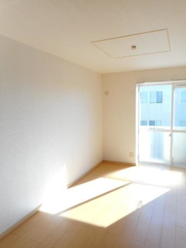 居室・リビング(同型部屋写真です。)