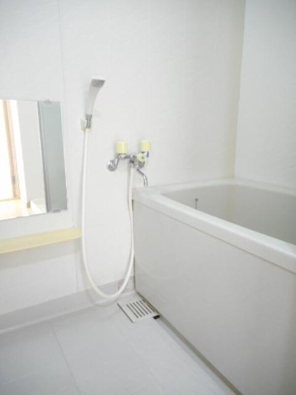 バス／シャワールーム等(同型部屋写真です。)