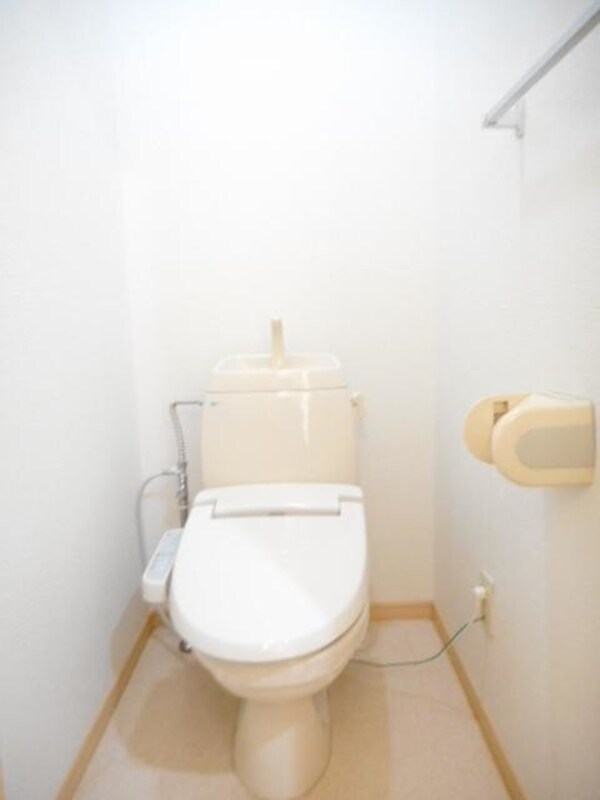 トイレ(同型部屋写真です。)