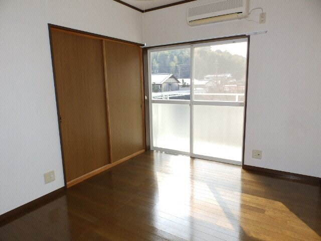 物件内観写真3　(居室)