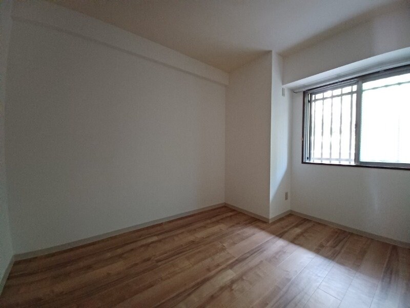 物件内観写真18　(同型反転部屋写真です。)