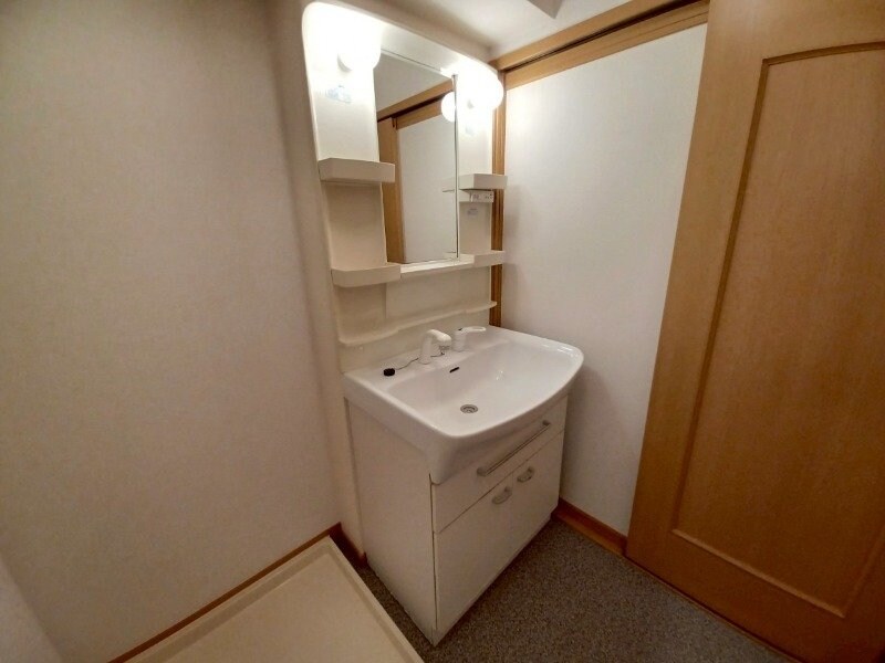 物件内観写真9　(同型反転タイプの画像)