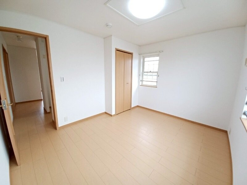 物件内観写真11　(同型反転タイプの画像)