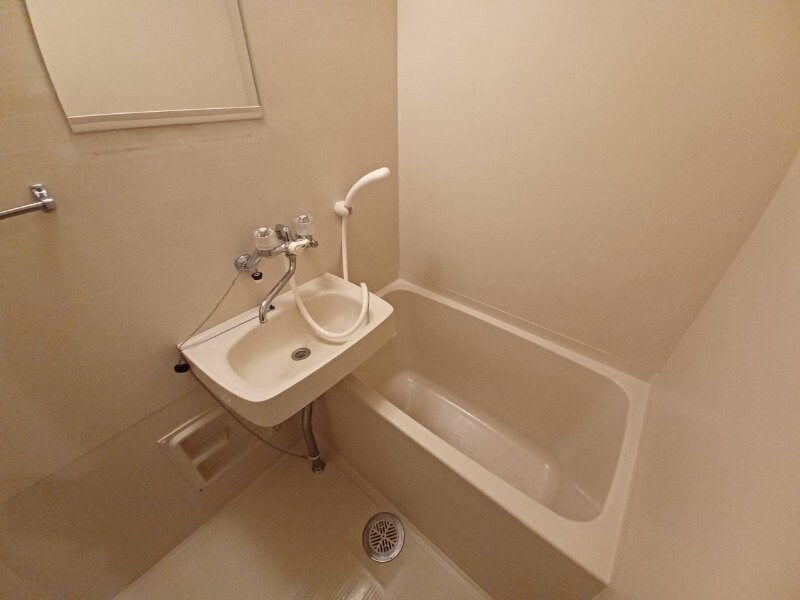 物件内観写真12　(同型反転参考写真)