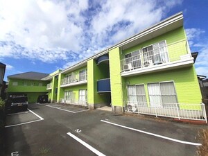 コートライトアップ外観写真