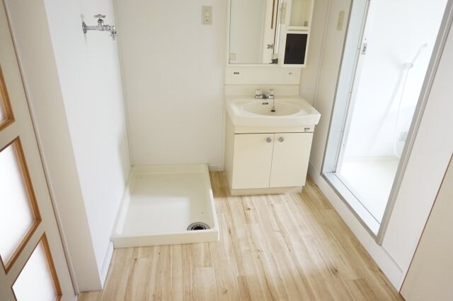 物件内観写真7　(別部屋反転参考写真です。)