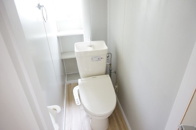 物件内観写真8　(別部屋反転参考写真です。)