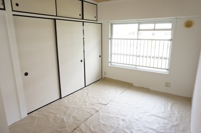 物件内観写真10　(別部屋反転参考写真です。)