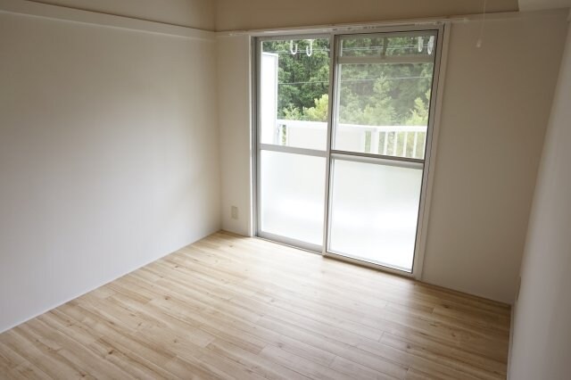 物件内観写真15　(別部屋反転参考写真です。)