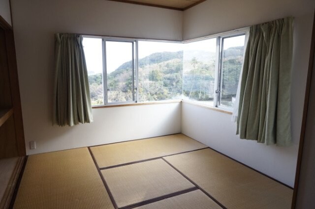 物件内観写真6　(同タイプの部屋写真です。)