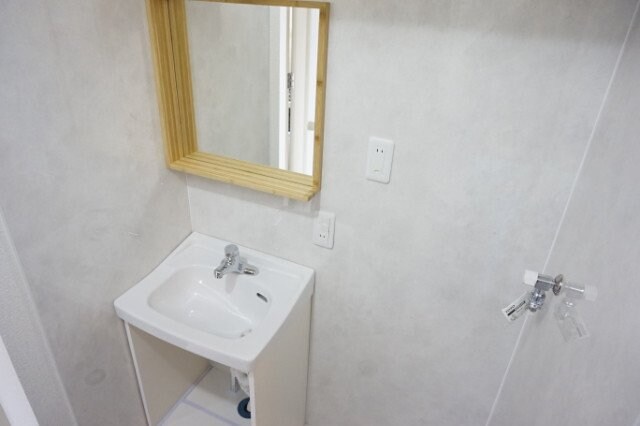 物件内観写真8　(同タイプの部屋写真です。)