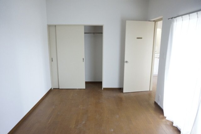 物件内観写真9　(同タイプの部屋写真です。)