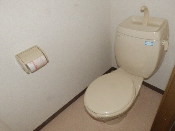 トイレ(同物件別部屋のお写真です。)