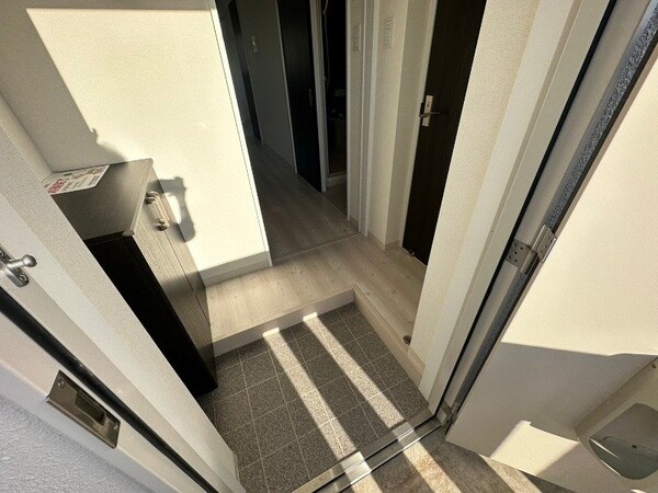 玄関(別部屋参考写真です。)