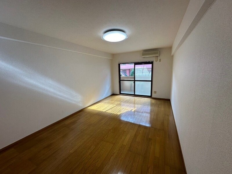 物件内観写真6　(同型別室のお写真です)