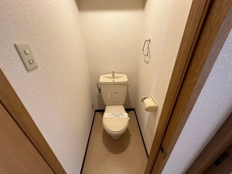 物件内観写真9　(同型別室のお写真です)