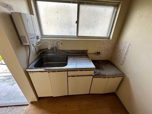 キッチン(同型別室のお写真です)