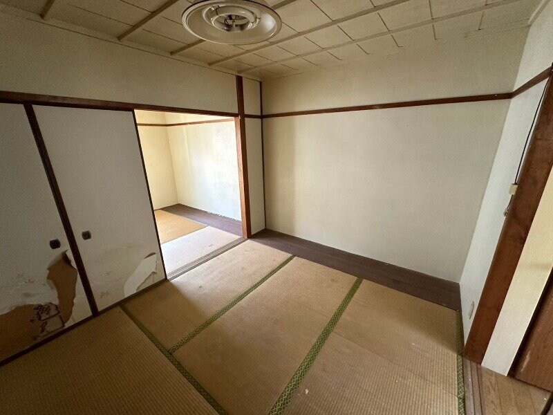 物件内観写真11　(同型別室のお写真です)