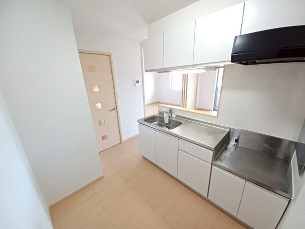 キッチン(同型参考写真)