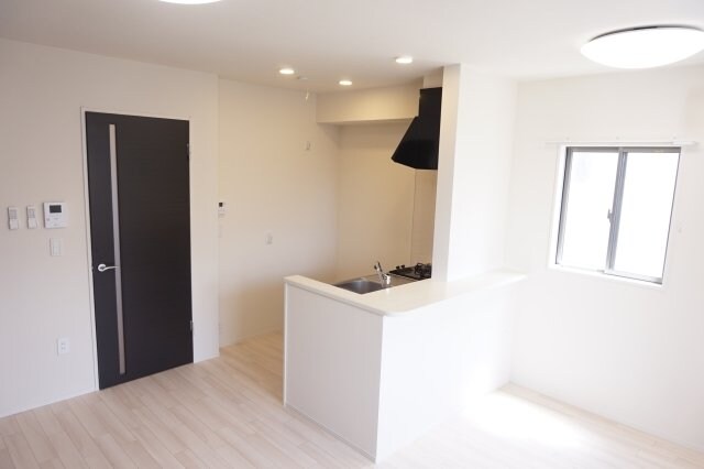 物件内観写真4　(同物件別室反転タイプ)