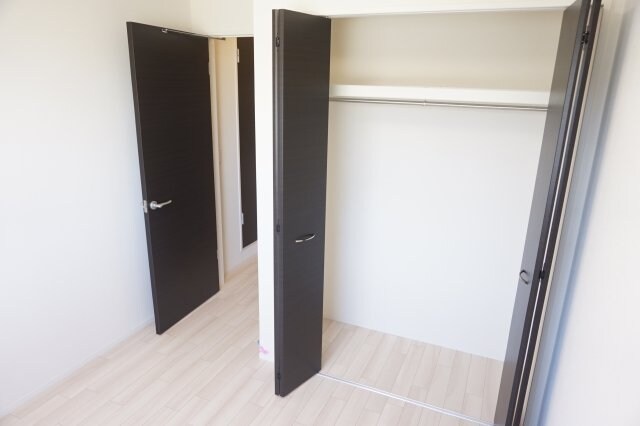 物件内観写真10　(同物件別室反転タイプ)