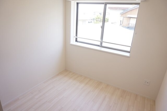 物件内観写真15　(同物件別室反転タイプ)