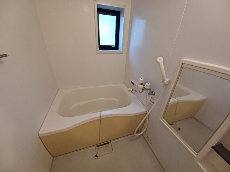 物件内観写真8　(同物件別室反転写真)