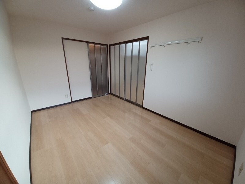 物件内観写真23　(同物件別室反転写真)