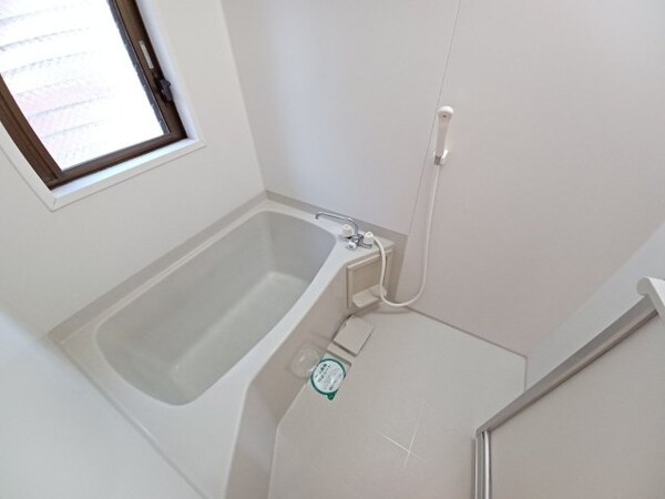 バス／シャワールーム等(同一物件別部屋の写真です)