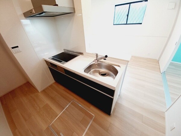 キッチン(別部屋同型タイプです。)