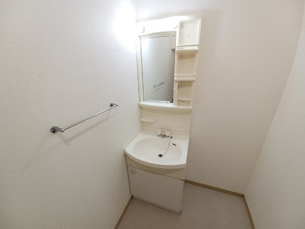 洗面所(同物件別部屋参考写真です。)