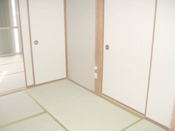 収納(同型参考写真)