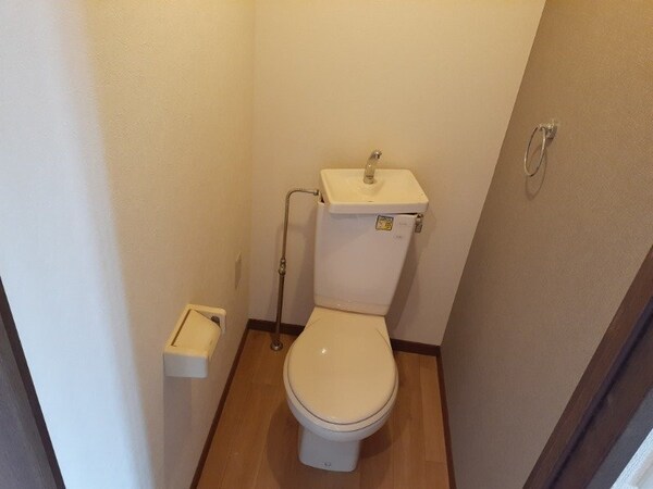トイレ(同建物の別部屋反転写真です)