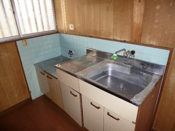キッチン(同物件別部屋の写真です。)