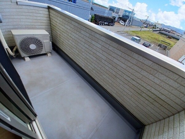 バルコニー(同建物の別部屋写真です)