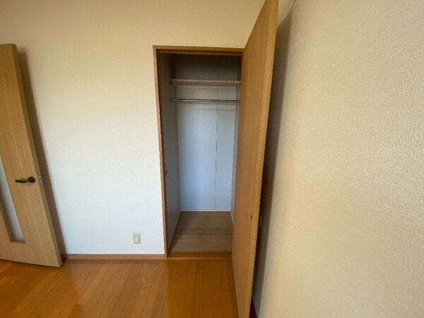 収納(同物件別室の画像です)