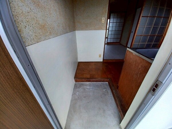 玄関(同型参考写真)