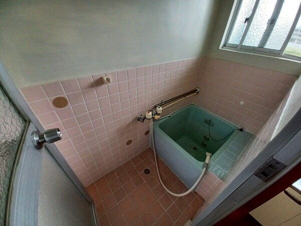 バス／シャワールーム等(同型参考写真)