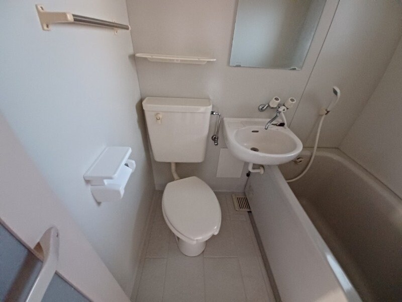 物件内観写真6　(同物件別室画像)